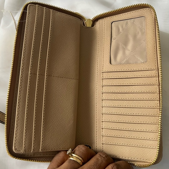 Gorgeous Michael Kors wristlet, NEVER USED! - Picture 2 of 4